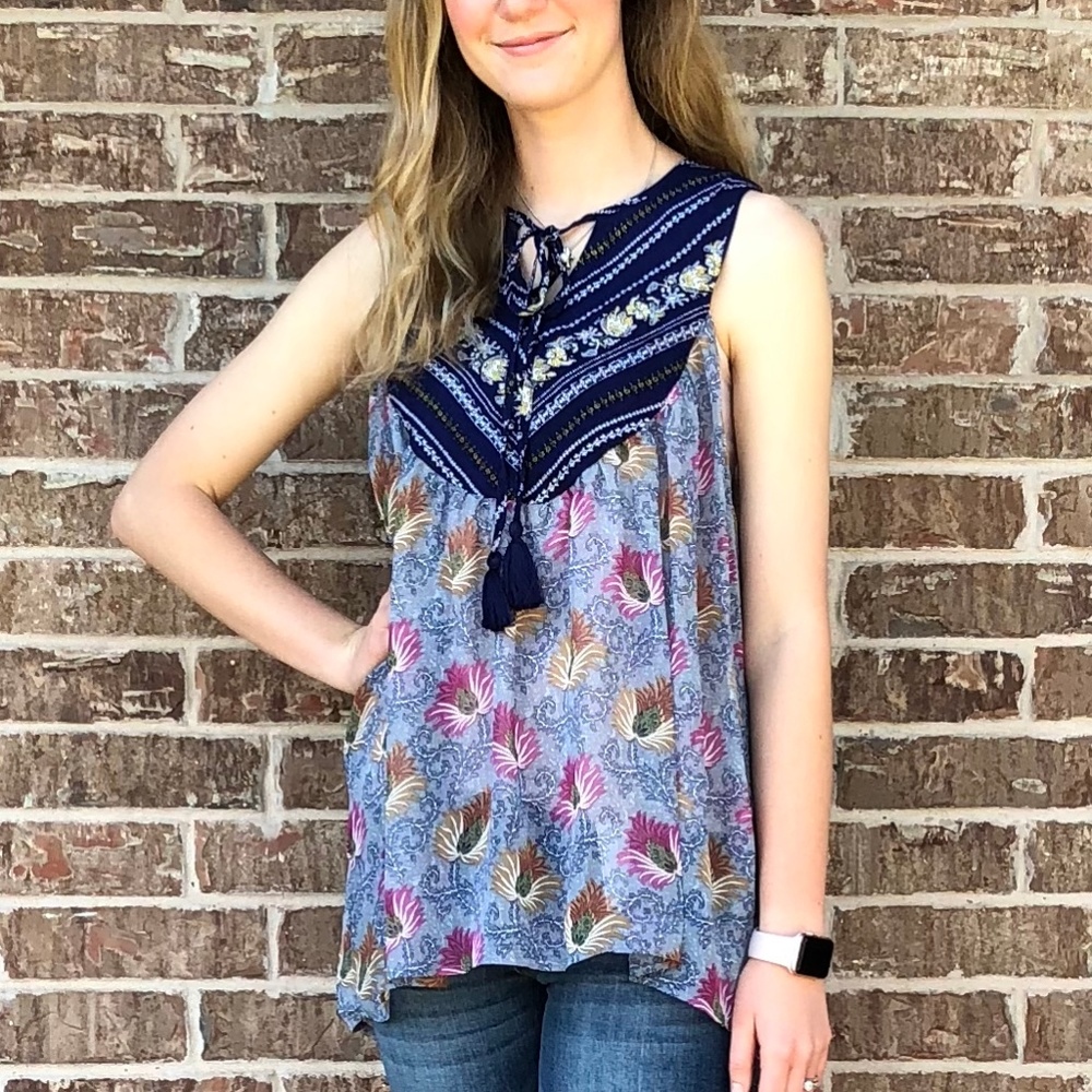 NWT Sleeveless tunic
